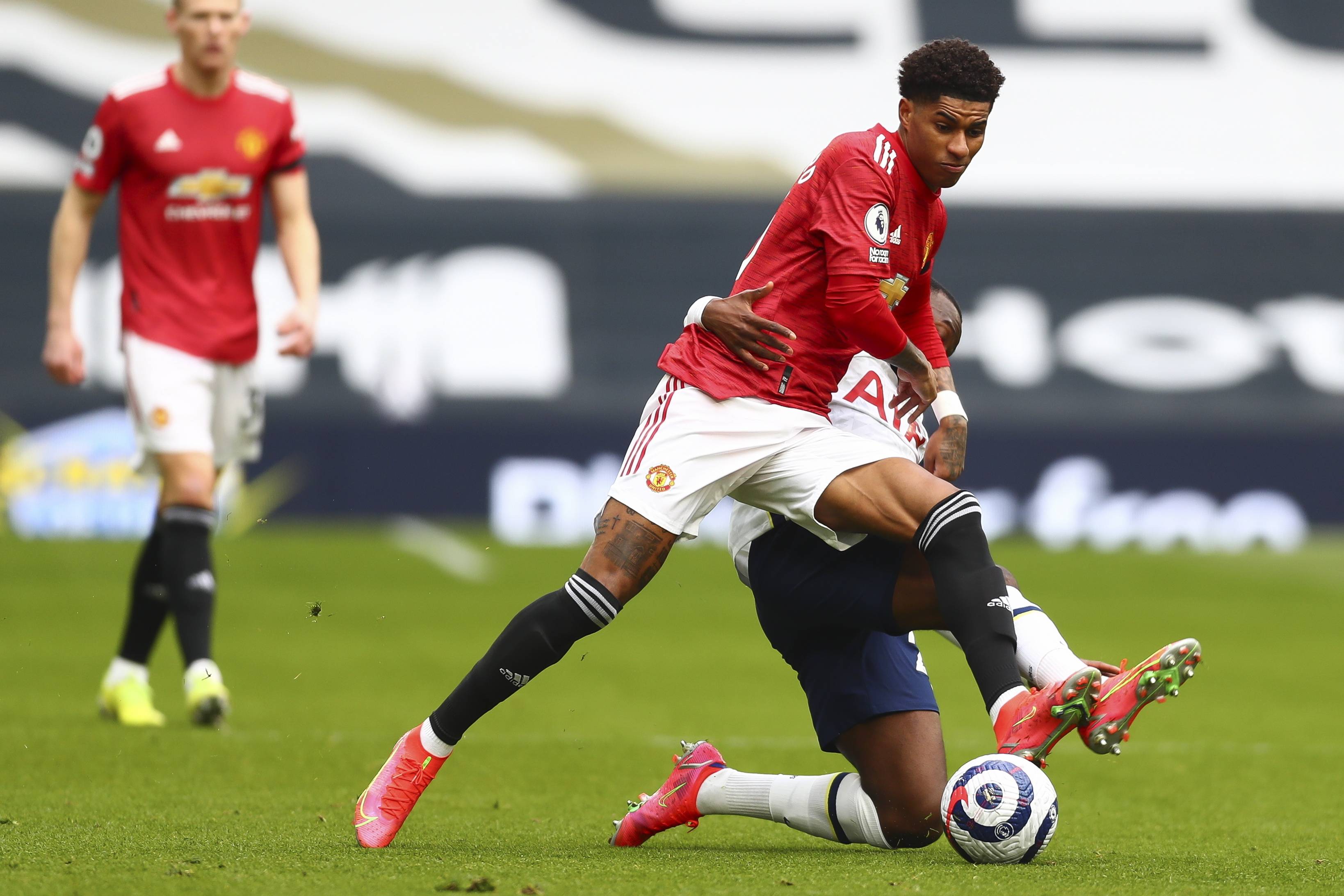 但通过交易 但通过交易